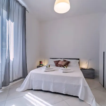 Savonarola Comfy Flat 公寓 *